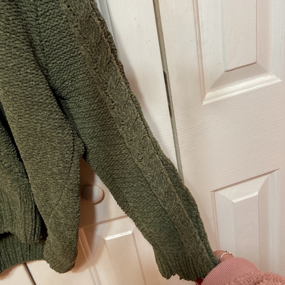 Green Plus Size Sweater - Picture 3 of 7